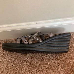 Sketchers memory foam sandal.